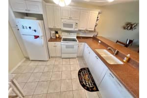 175 KINGS HIGHWAY, PUNTA GORDA, FL 33983 Sold 04/14/25