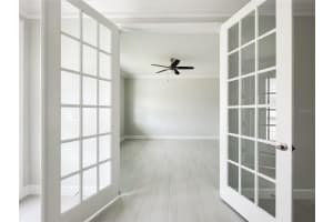 5240 WILLOW LAKE COURT, SARASOTA, FL 34233 - MLS#MFRD6137966