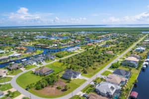 15715 VISCOUNT CIRCLE, PORT CHARLOTTE, FL 33981 - MLS#MFRD6138173