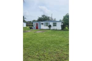 555 EDWARDS STREET, ENGLEWOOD, FL 34223 Sold 01/16/25