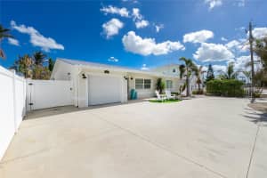 1611 RIVERSIDE DRIVE, ENGLEWOOD, FL 34223 Sold 01/31/25