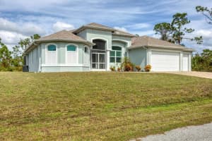 12194 EVERGLADES AVENUE, PORT CHARLOTTE, FL 33981 - MLS#MFRD6138875
