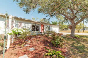 700 Coquina Ct, NOKOMIS