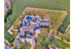 300 NORTH DRIVE, ENGLEWOOD, FL 34223 Sold 01/31/25
