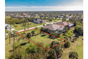 8 PINE VALLEY PLACE, ROTONDA WEST, FL 33947 - MLS#MFRD6139338