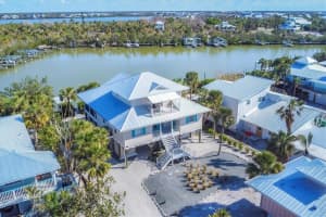 534 GULF BOULEVARD, PLACIDA, FL 33946 Sold 03/26/25