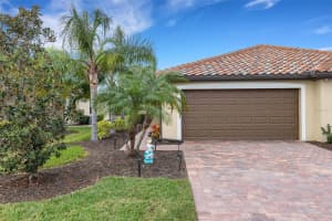 6630 WILLOWSHIRE WAY, BRADENTON, FL 34212 Sold 02/24/25