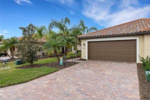 6630 WILLOWSHIRE WAY, BRADENTON, FL 34212 Sold 02/24/25