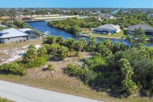 9984 WINNIPEG STREET, PORT CHARLOTTE, FL 33981 - MLS#MFRD6139847