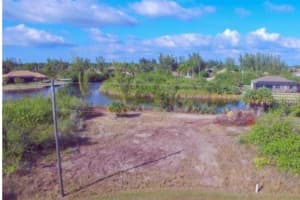 15642 APPLEWHITE CIRCLE, PORT CHARLOTTE, FL 33981 - MLS#MFRD6140430
