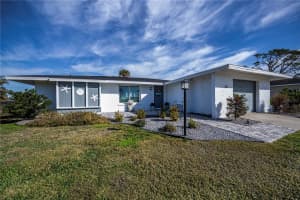 30 OAKLAND HILLS PLACE, ROTONDA WEST, FL 33947 - MLS#MFRD6140494