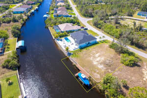 8266 SANTA CRUZ DRIVE, PORT CHARLOTTE, FL 33981 - MLS#MFRD6141014