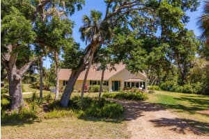 2020 E Dolphin Dr, ENGLEWOOD