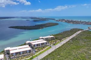 1701 Beach Rd #208, ENGLEWOOD