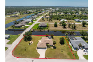 4 PINE VALLEY LANE, ROTONDA WEST, FL 33947 Sold 07/15/25