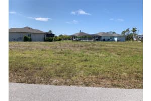 28 TEE VIEW ROAD, ROTONDA WEST, FL 33947 - MLS#MFRD6142015