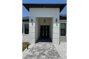 725 CLEARVIEW DRIVE, PORT CHARLOTTE, FL 33953 Sold 09/23/25