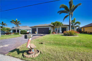 35 MEDALIST ROAD, ROTONDA WEST, FL 33947 - MLS#MFRD6142068