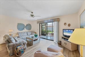 2004 LONGPOINTE CIRCLE, VENICE, FL 34293 - MLS#MFRD6142928