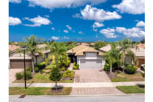 19217 Isadora St, VENICE