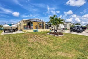 1272 Seagull Dr, ENGLEWOOD