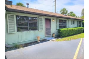 1711 Settlers Dr #7, NOKOMIS