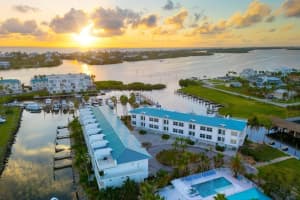 8276 Harborside Cir, ENGLEWOOD