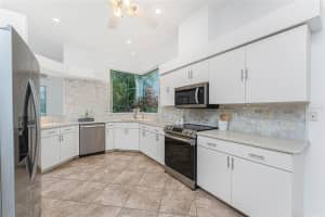 680 LAKESCENE DRIVE, VENICE, FL 34293 Sold 10/07/25