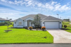 39 MEDALIST CIRCLE, ROTONDA WEST, FL 33947 - MLS#MFRD6143804