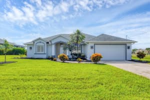 39 MEDALIST CIRCLE, ROTONDA WEST, FL 33947 - MLS#MFRD6143804