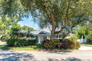 12 GOLF VIEW DRIVE, ENGLEWOOD, FL 34223 - MLS#MFRD6143990