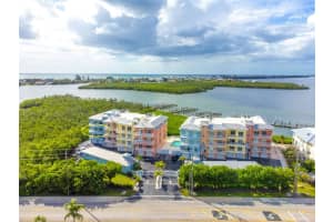 1420 Beach Rd #204, ENGLEWOOD