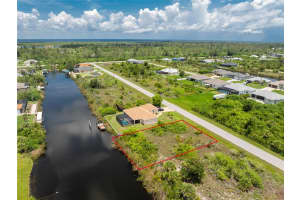 15610 APPLEWHITE CIRCLE, PORT CHARLOTTE, FL 33981 - MLS#MFRD6144088