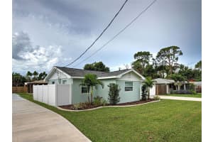 425 Yale St, ENGLEWOOD