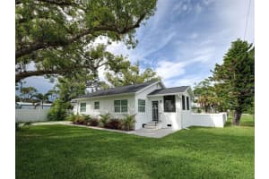 611 W Wentworth St, ENGLEWOOD