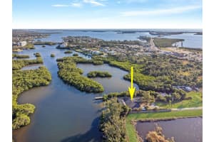 300 BAY HEIGHTS AVENUE, ENGLEWOOD, FL 34223 - MLS#MFRD6144801