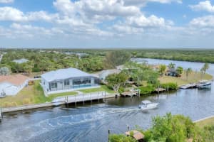 18610 AYRSHIRE CIRCLE, PORT CHARLOTTE, FL 33948 - MLS#MFRD6145149