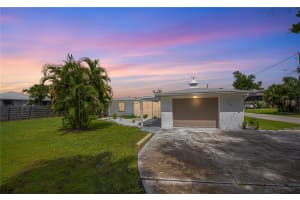 352 OAK STREET, ENGLEWOOD, FL 34223 - MLS#MFRD6145961