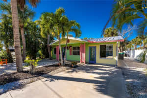 90 Wilhelm Dr, ENGLEWOOD 90 Wilhelm Dr, ENGLEWOOD