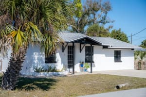 260 Cocoanut Ave, ENGLEWOOD