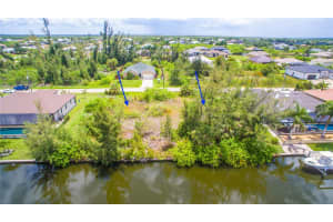 8088 ANTWERP CIRCLE, PORT CHARLOTTE, FL 33981 - MLS#MFRD6146460