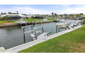 35 OAKWOOD DRIVE, ENGLEWOOD, FL 34223 - MLS#MFRD6146632