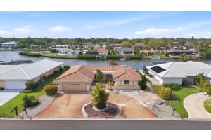 58 Windsor Dr, ENGLEWOOD