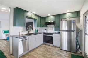5402 CHATEAU LANE, BRADENTON, FL 34207 - MLS#MFRD6147675