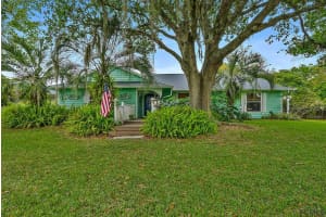 2 Walnut Ct, Ormond Beach, FL 32174, Sold 06/30/22