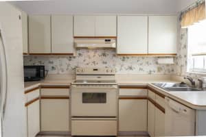 18 MEDFORD DR, PALM COAST, FL 32137 Sold 05/08/23