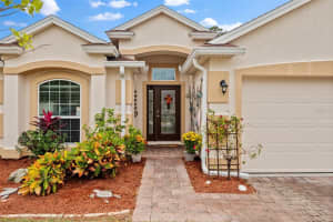 35 ARROWHEAD DR, PALM COAST, FL 32137 Sold 02/02/23