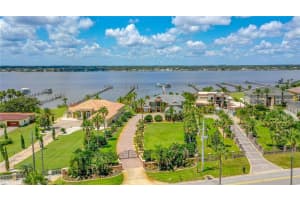 2638 PENINSULA DRIVE, DAYTONA BEACH, FL 32118 Sold 10/31/23