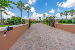 2638 PENINSULA DRIVE, DAYTONA BEACH, FL 32118 Sold 10/31/23