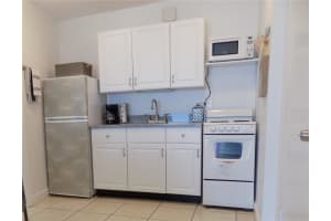 1233 ATLANTIC AVENUE, DAYTONA BEACH, FL 32118 Sold 05/03/24